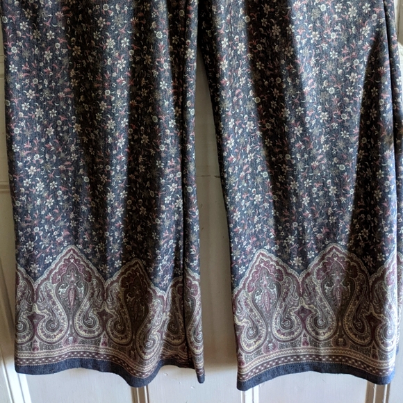 STORIA Tie Sleeve Flare Leg Patterned Jumpsuit - Picture 4 of 4